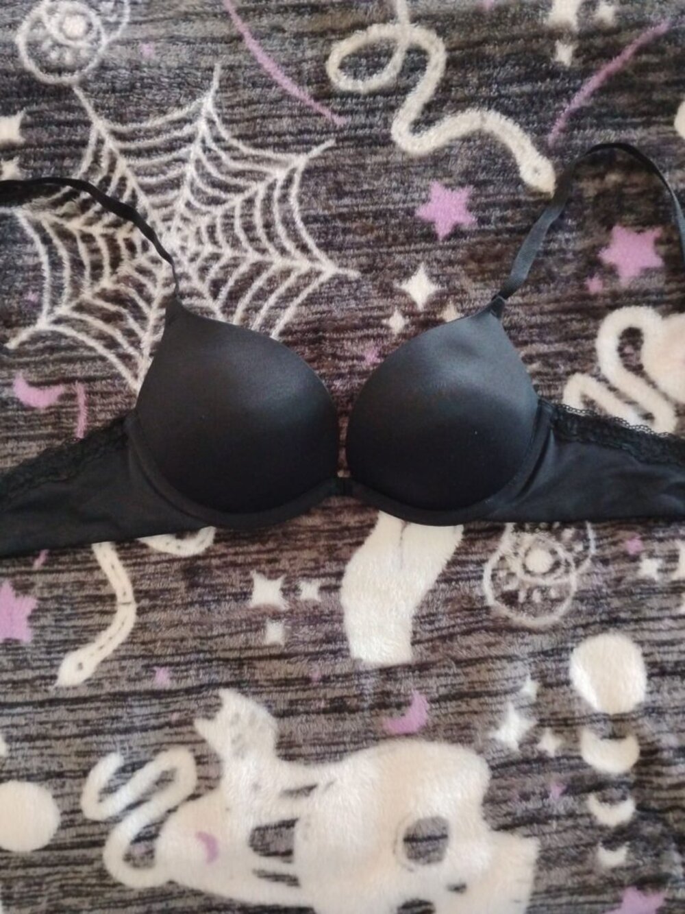 Black lace push-up bra